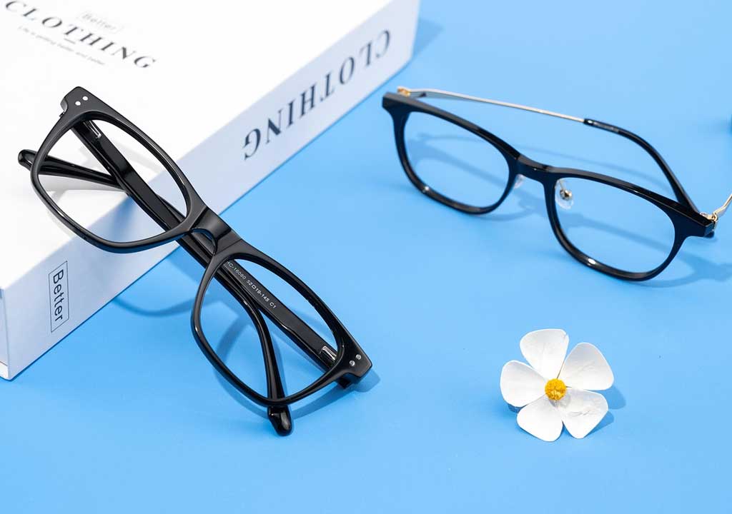 Choosing Optical Glasses for Screen Work: Blue Light Blocking vs Coatings